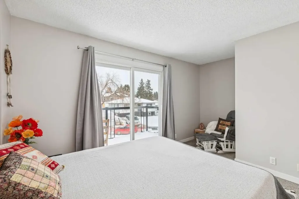 2621C 1 Avenue NW Calgary AB T2N 0C5