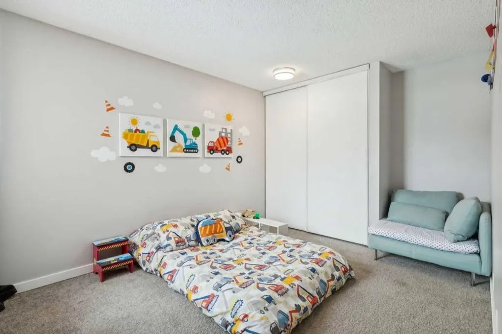 2621C 1 Avenue NW Calgary AB T2N 0C5
