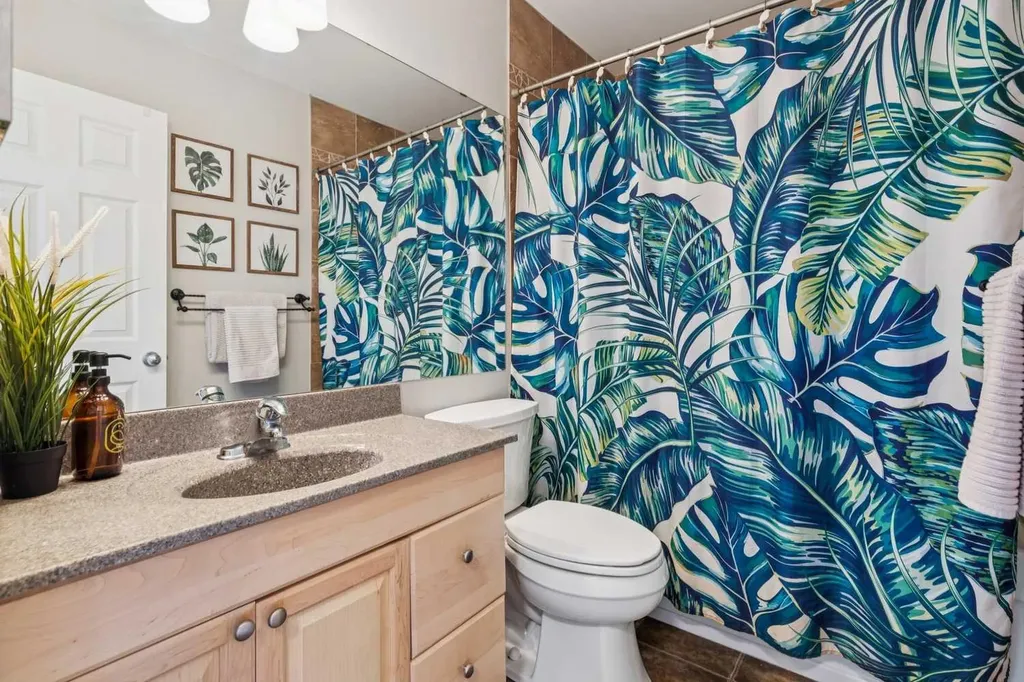 2621C 1 Avenue NW Calgary AB T2N 0C5