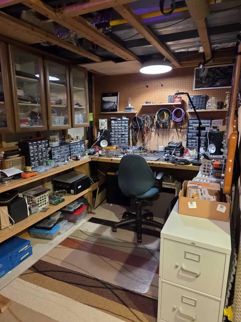 2621C 1 Avenue NW Calgary AB T2N 0C5