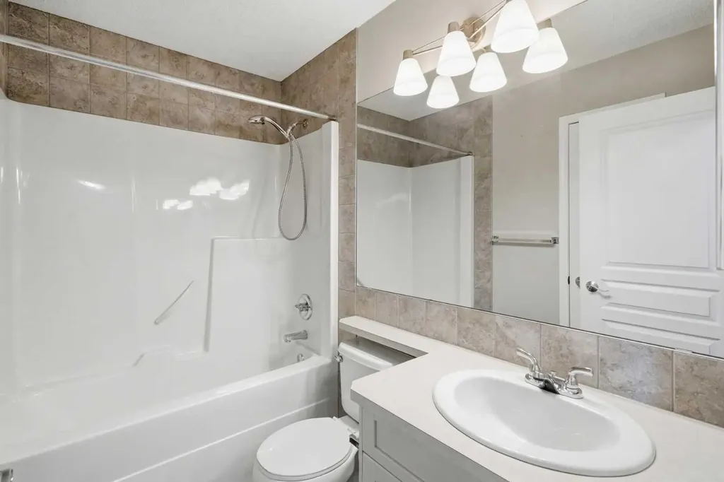 72 Auburn Bay Boulevard SE Calgary AB T3M 0V7