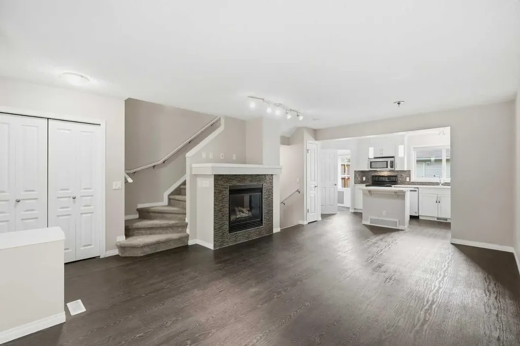 72 Auburn Bay Boulevard SE Calgary AB T3M 0V7