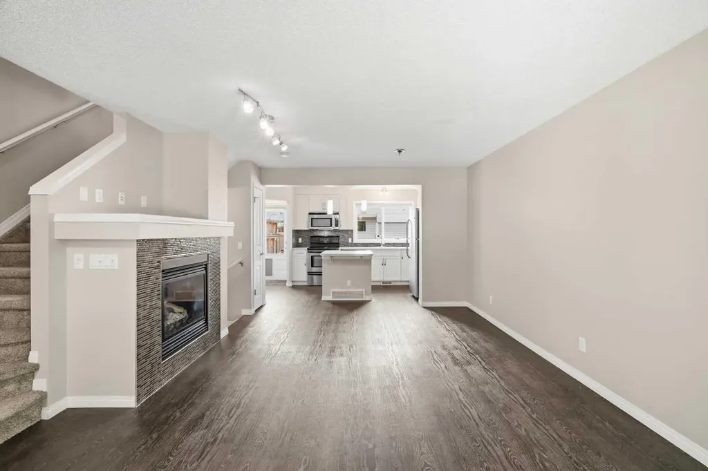 72 Auburn Bay Boulevard SE Calgary AB T3M 0V7