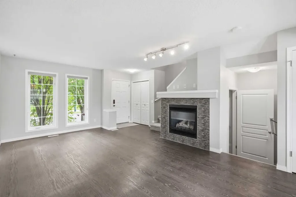 72 Auburn Bay Boulevard SE Calgary AB T3M 0V7