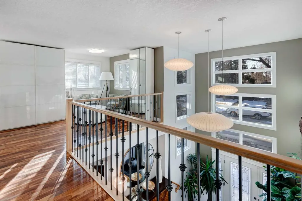38 Lissington Drive SW Calgary AB T3E 5E1