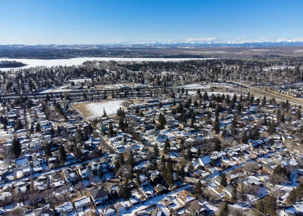 38 Lissington Drive SW Calgary AB T3E 5E1