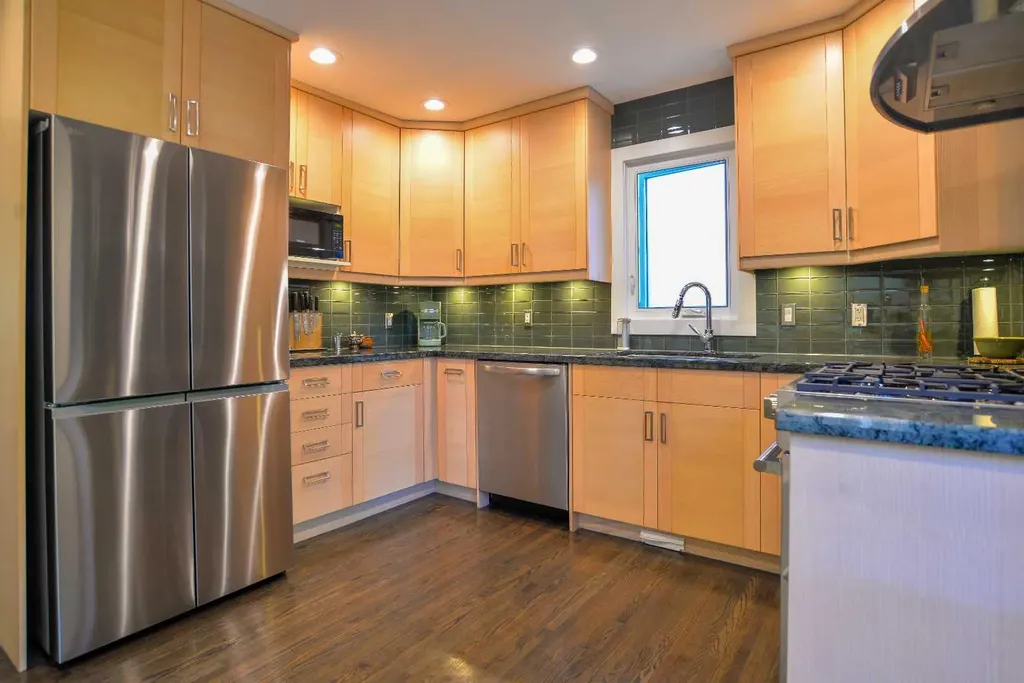 361 Capri Avenue NW Calgary AB T2L 0J5