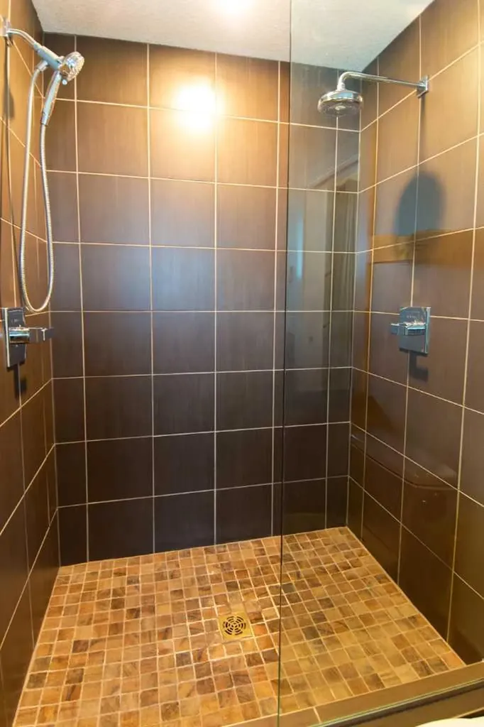 361 Capri Avenue NW Calgary AB T2L 0J5