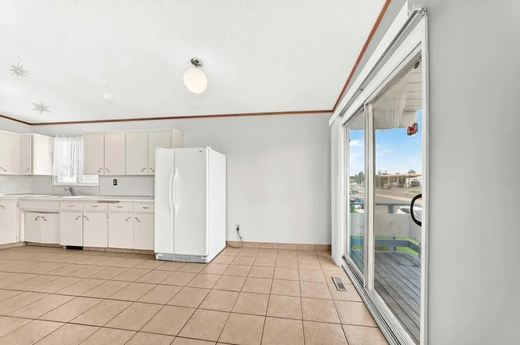 6329 Centre Street NW Calgary AB T2K0V3