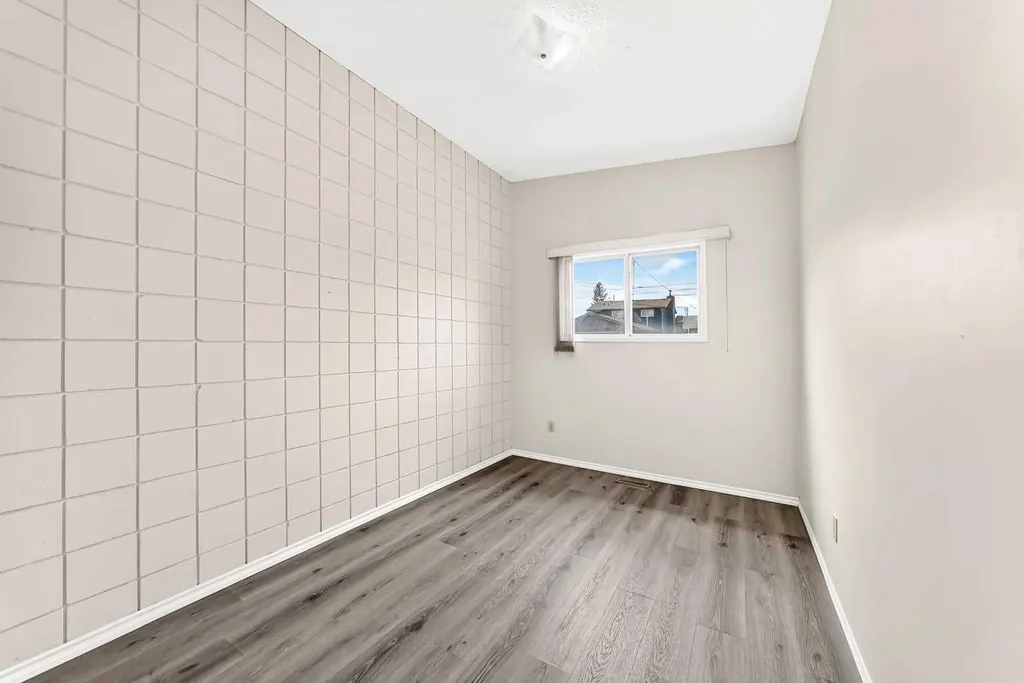 6329 Centre Street NW Calgary AB T2K0V3
