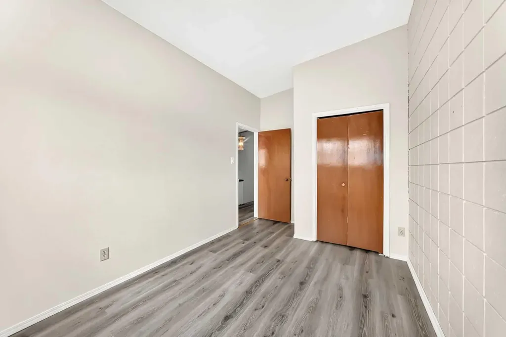 6329 Centre Street NW Calgary AB T2K0V3
