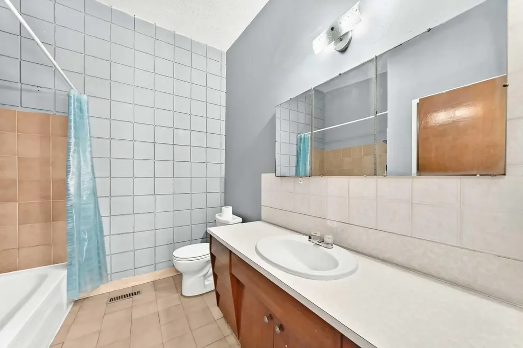 6329 Centre Street NW Calgary AB T2K0V3