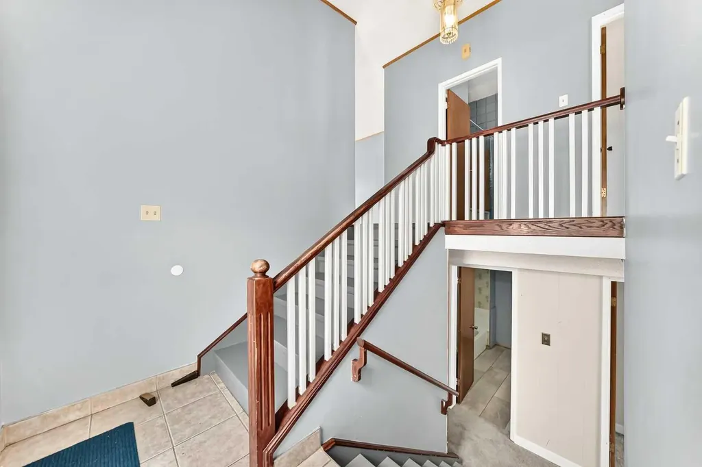 6329 Centre Street NW Calgary AB T2K0V3