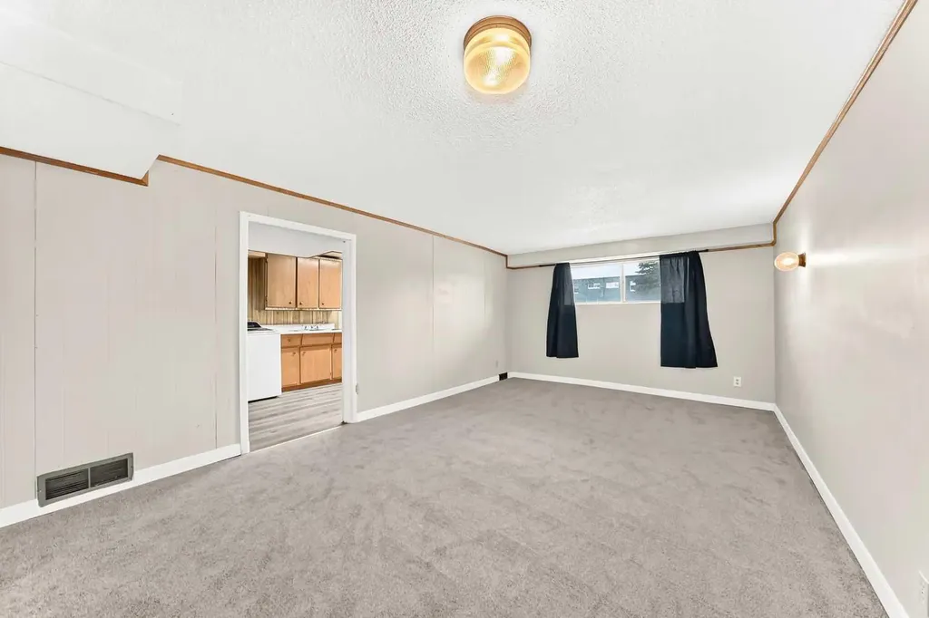 6329 Centre Street NW Calgary AB T2K0V3