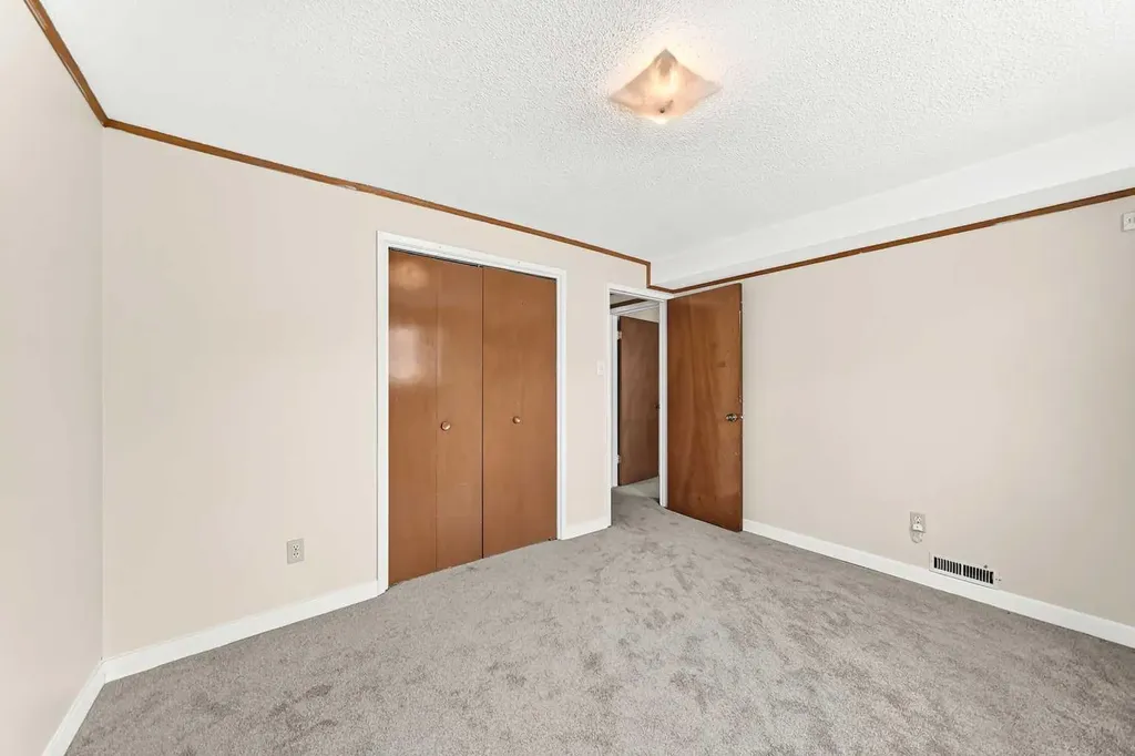 6329 Centre Street NW Calgary AB T2K0V3
