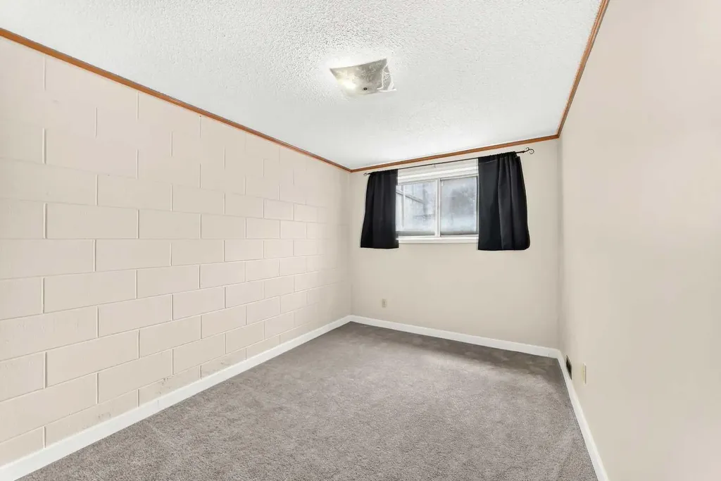 6329 Centre Street NW Calgary AB T2K0V3
