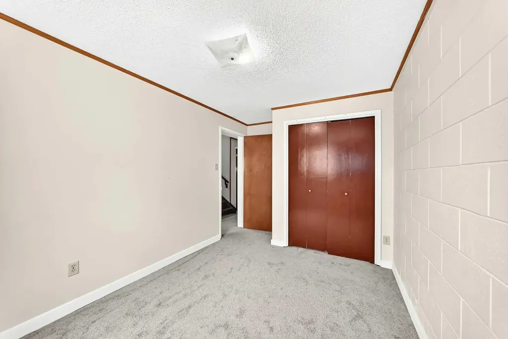 6329 Centre Street NW Calgary AB T2K0V3