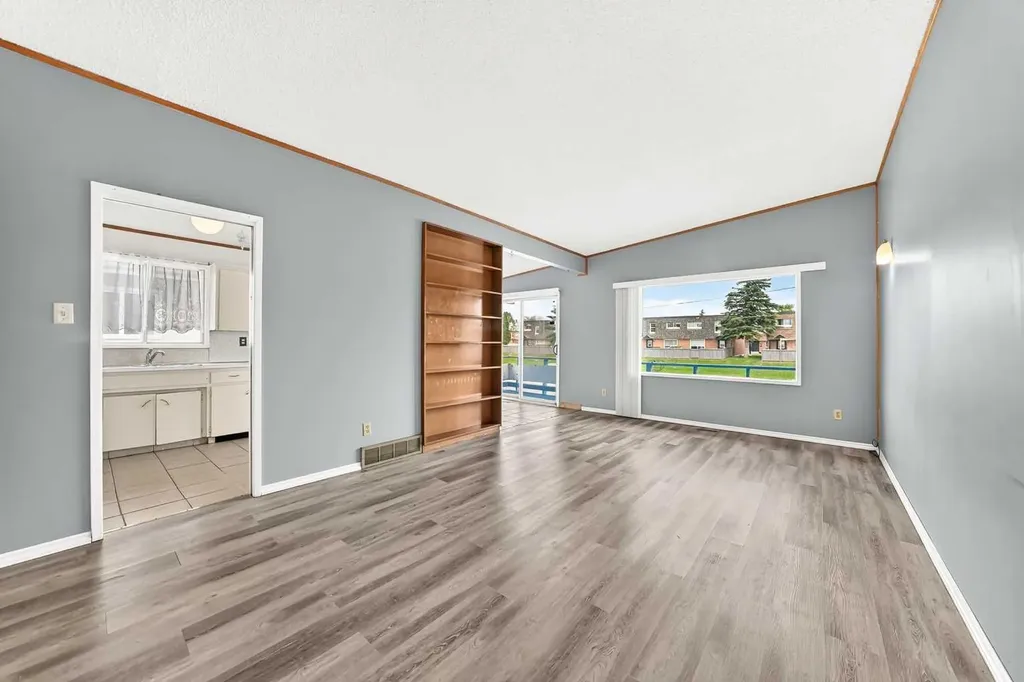 6329 Centre Street NW Calgary AB T2K0V3