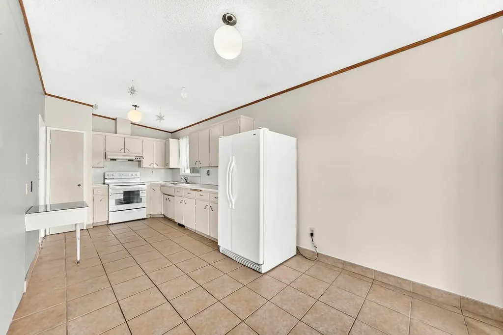 6329 Centre Street NW Calgary AB T2K0V3