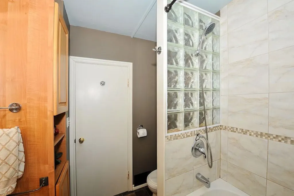 4710 47 Street Camrose AB T4V 1J5