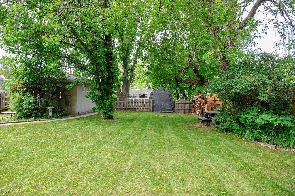 4710 47 Street Camrose AB T4V 1J5