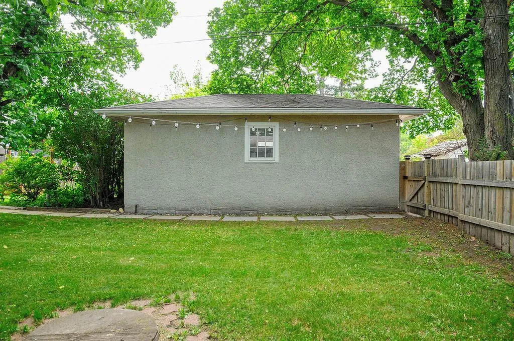 4710 47 Street Camrose AB T4V 1J5