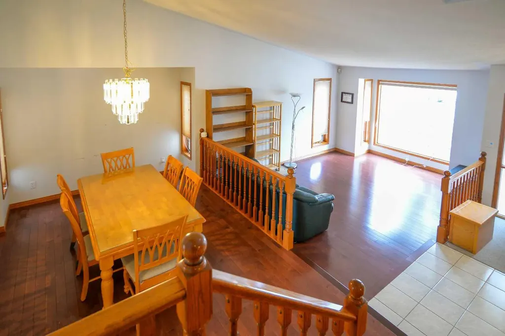 393 Hawktree Circle NW Calgary AB T3G 2X9