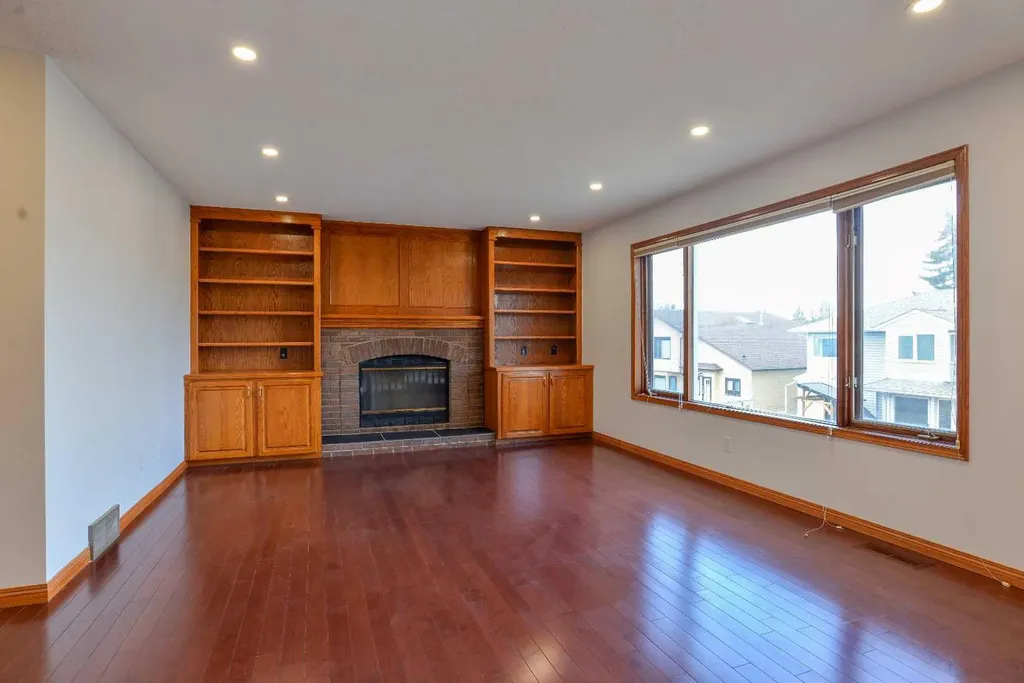 393 Hawktree Circle NW Calgary AB T3G 2X9