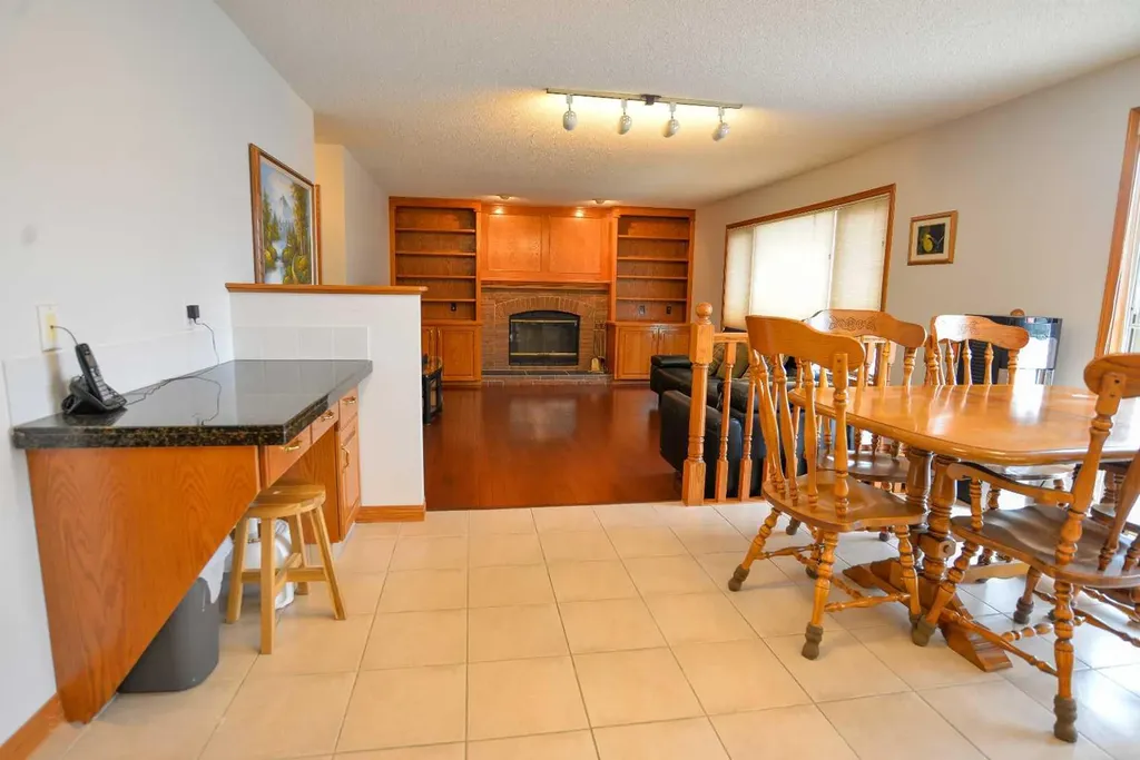 393 Hawktree Circle NW Calgary AB T3G 2X9