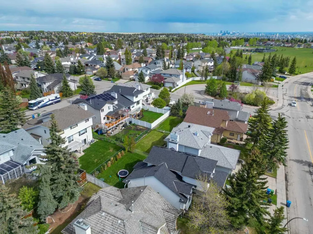 393 Hawktree Circle NW Calgary AB T3G 2X9