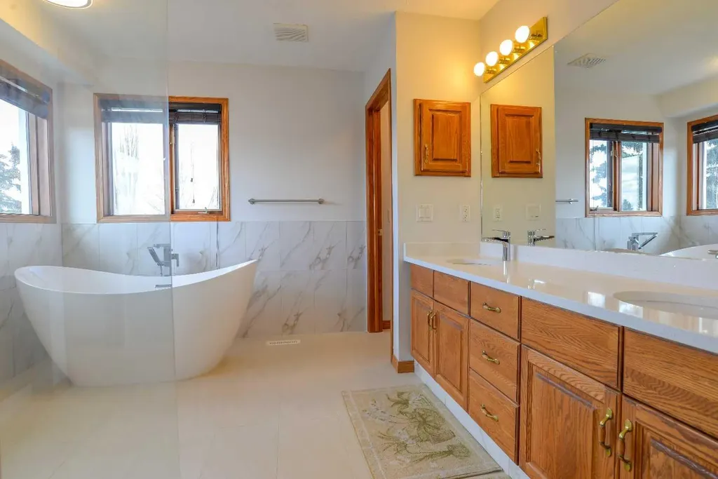 393 Hawktree Circle NW Calgary AB T3G 2X9
