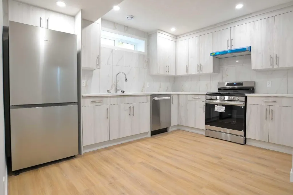 393 Hawktree Circle NW Calgary AB T3G 2X9