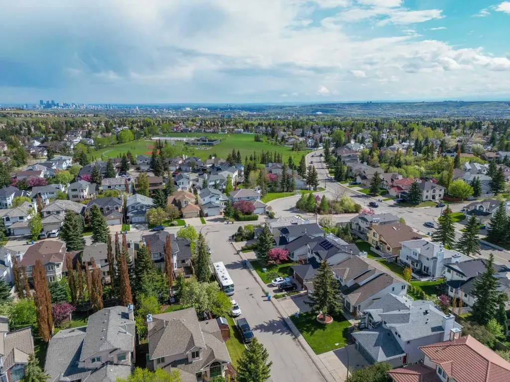 393 Hawktree Circle NW Calgary AB T3G 2X9