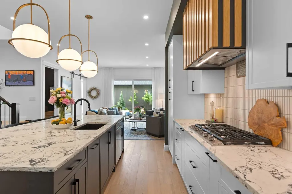 3515 7 Avenue SW Calgary AB T3C0C9
