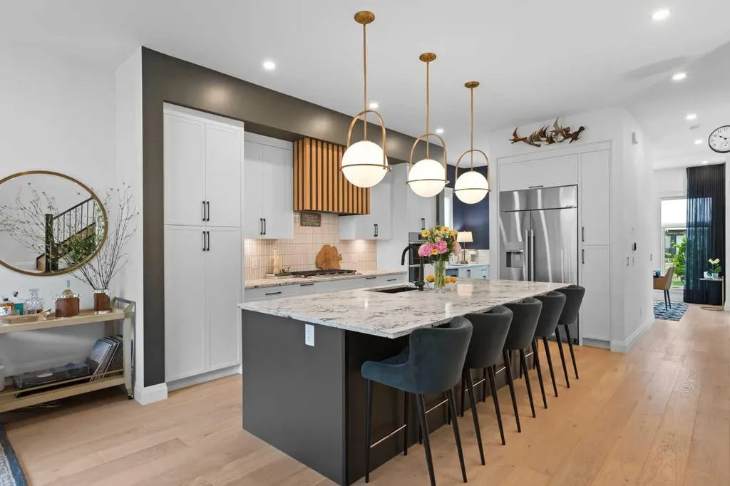 3515 7 Avenue SW Calgary AB T3C0C9
