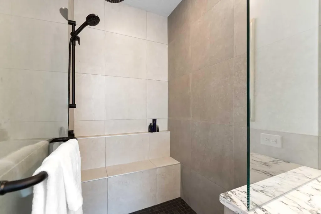 3515 7 Avenue SW Calgary AB T3C0C9