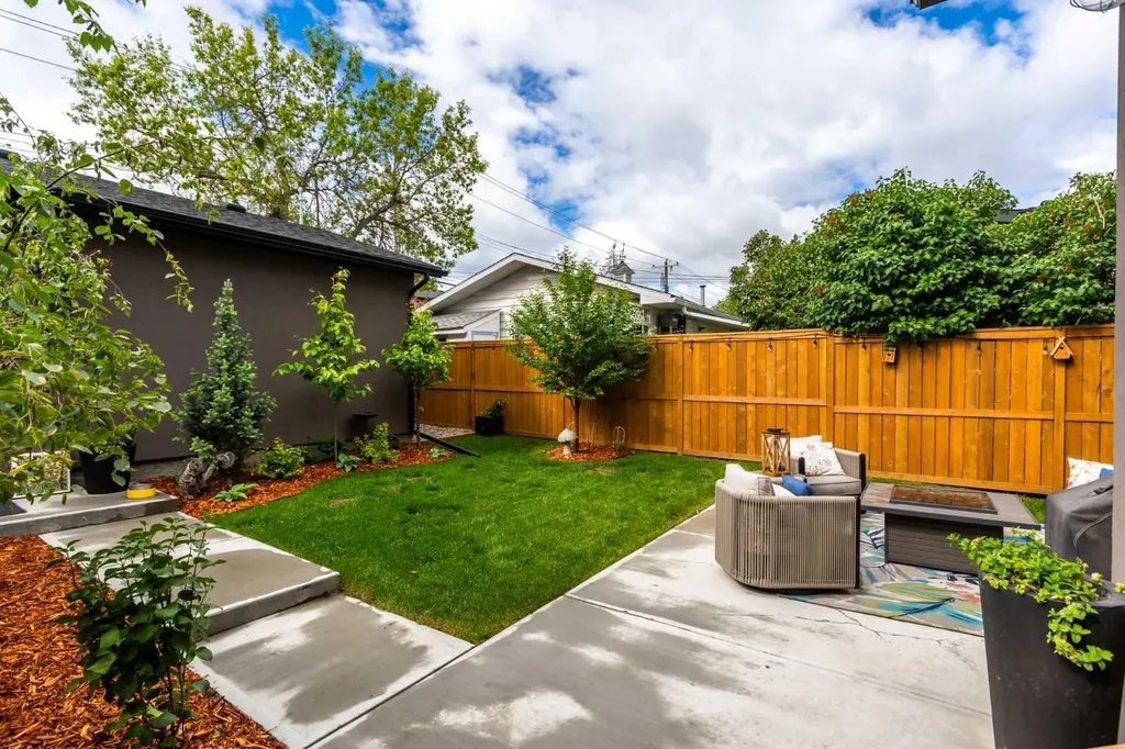 3515 7 Avenue SW Calgary AB T3C0C9