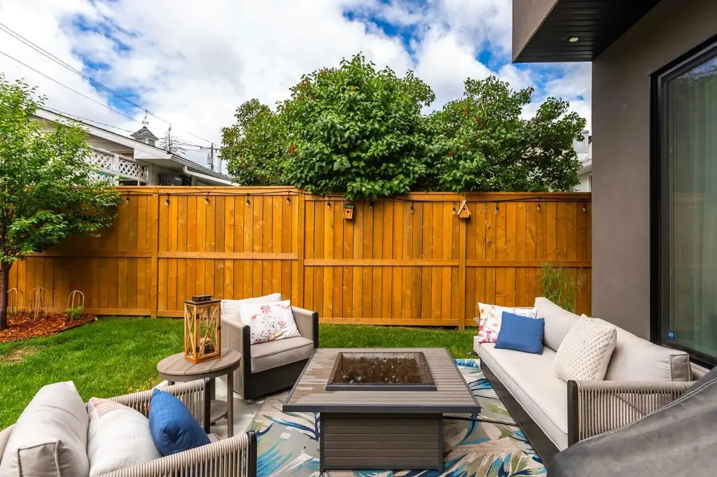 3515 7 Avenue SW Calgary AB T3C0C9