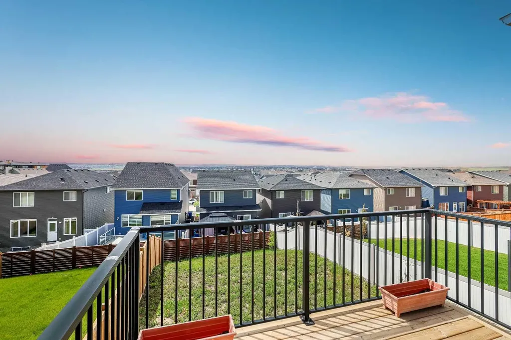 47 Lucas Terrace NW Calgary AB T3P 1P9