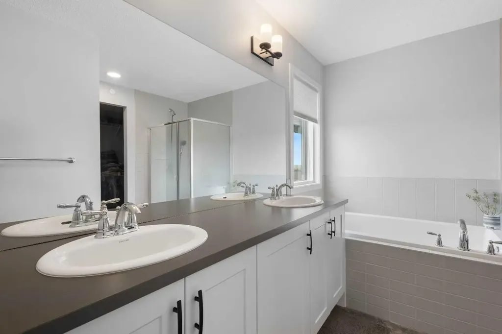 47 Lucas Terrace NW Calgary AB T3P 1P9