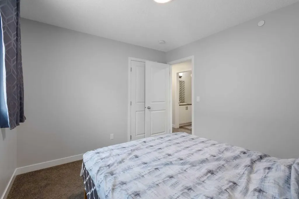 47 Lucas Terrace NW Calgary AB T3P 1P9