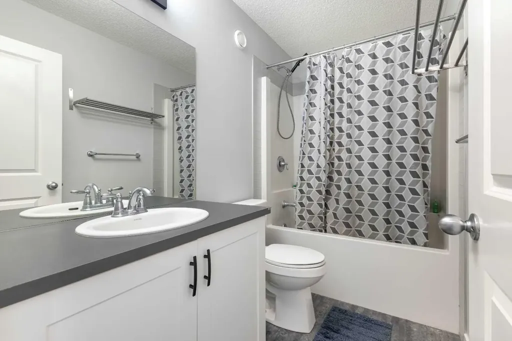 47 Lucas Terrace NW Calgary AB T3P 1P9