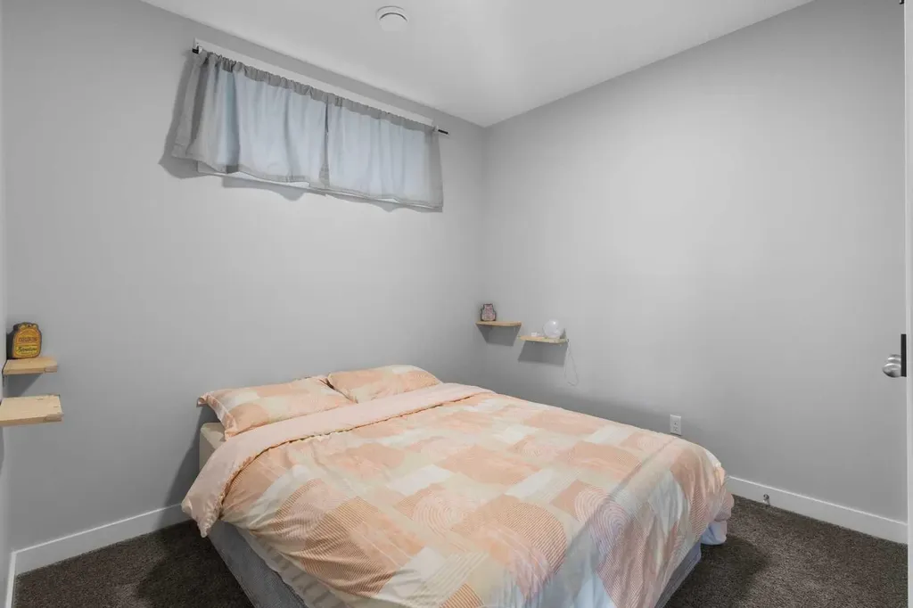 47 Lucas Terrace NW Calgary AB T3P 1P9