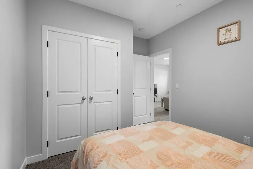 47 Lucas Terrace NW Calgary AB T3P 1P9