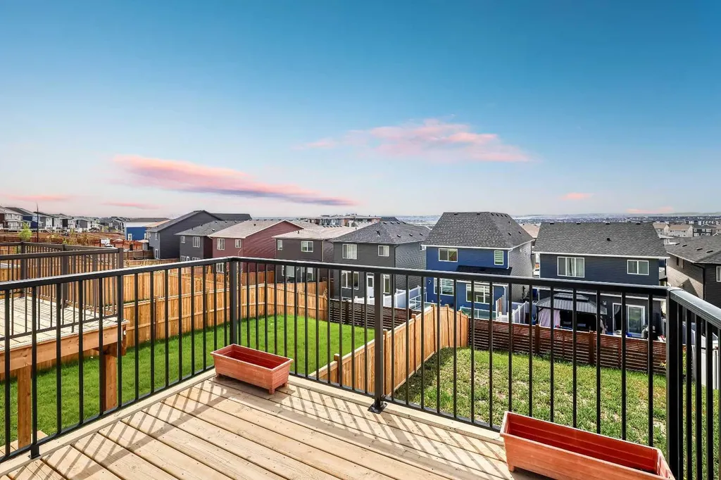 47 Lucas Terrace NW Calgary AB T3P 1P9