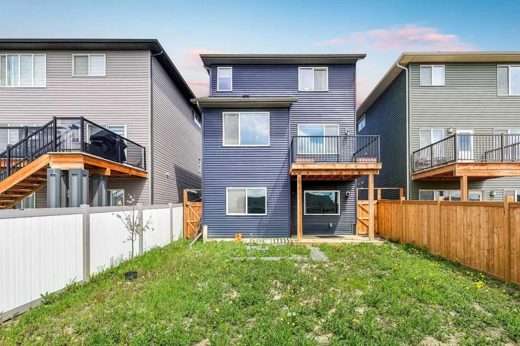 47 Lucas Terrace NW Calgary AB T3P 1P9