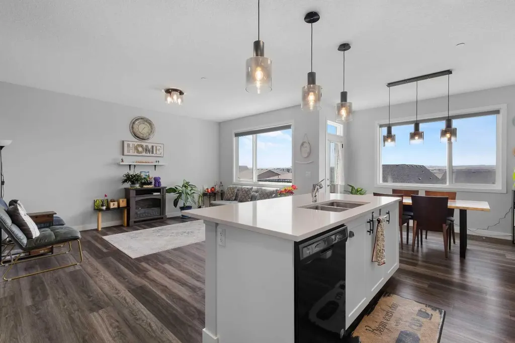47 Lucas Terrace NW Calgary AB T3P 1P9