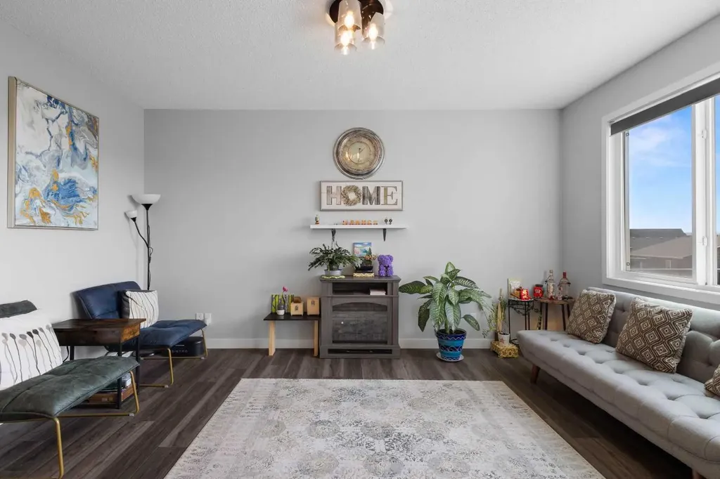 47 Lucas Terrace NW Calgary AB T3P 1P9