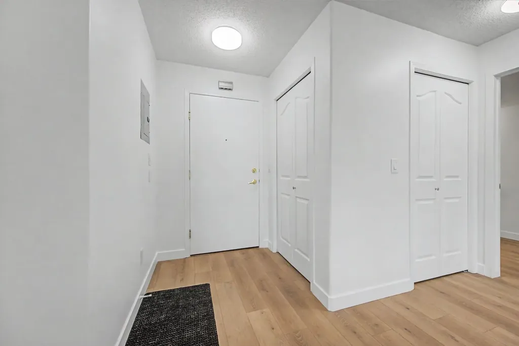 6818 Pinecliff Grove NE Calgary AB T1Y 7L2