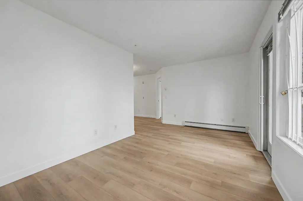 6818 Pinecliff Grove NE Calgary AB T1Y 7L2